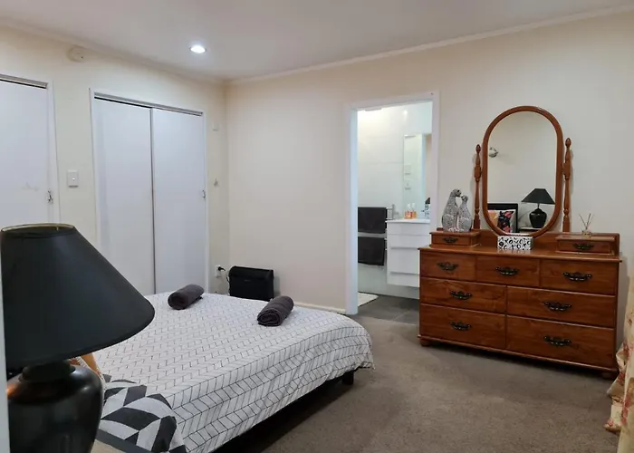 Hidden Gem And Entire Bungalow In Central Hutt